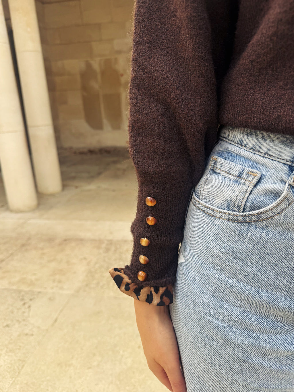 Brown Kiara Sweater – Damestruien – Gabianna Fashion